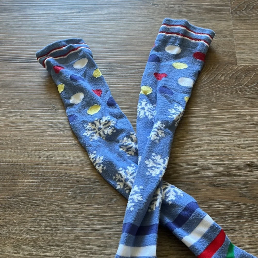 Youth Holiday & Christmas Polk-A-Dot Snow Flake Blue Socks